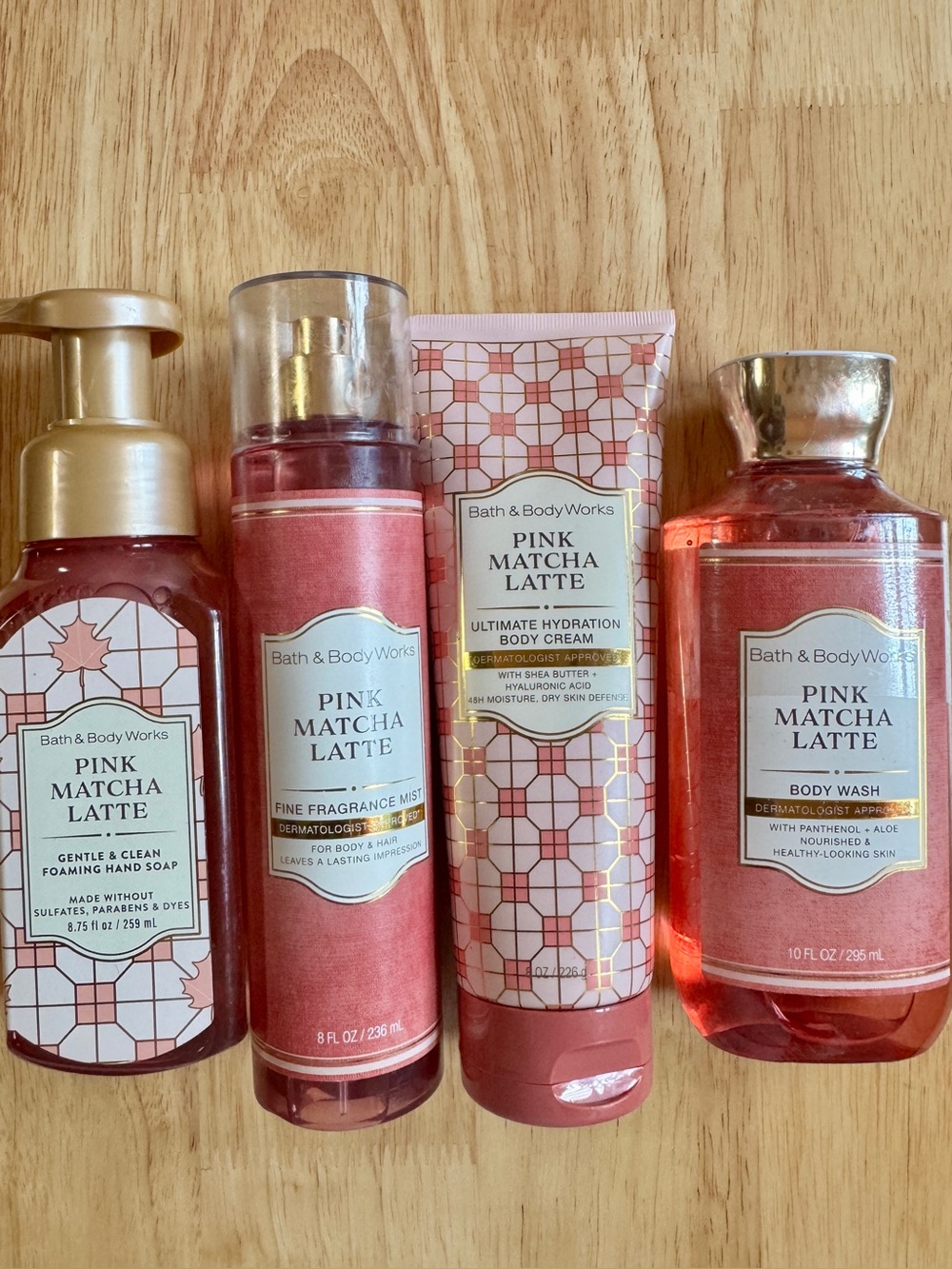 Bath & Body Works Pink Matcha Latte Body Care Set - Pink